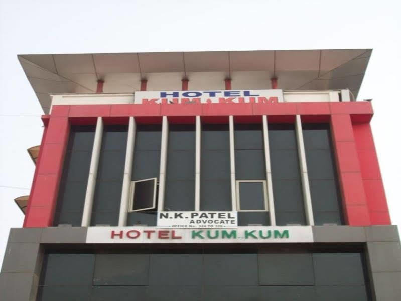 Hotel Kum Kum Adalaj Bagian luar foto